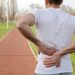 Hombre atlético con dolor de espalda. ¿El ejercicio es una causa? El Centro de la Columna Vertebral lo explica