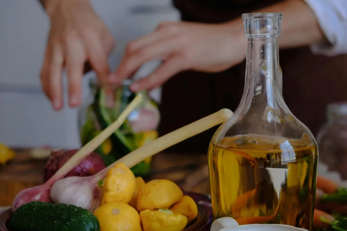 Aceite de girasol en cocina española y su impacto en la energía diaria