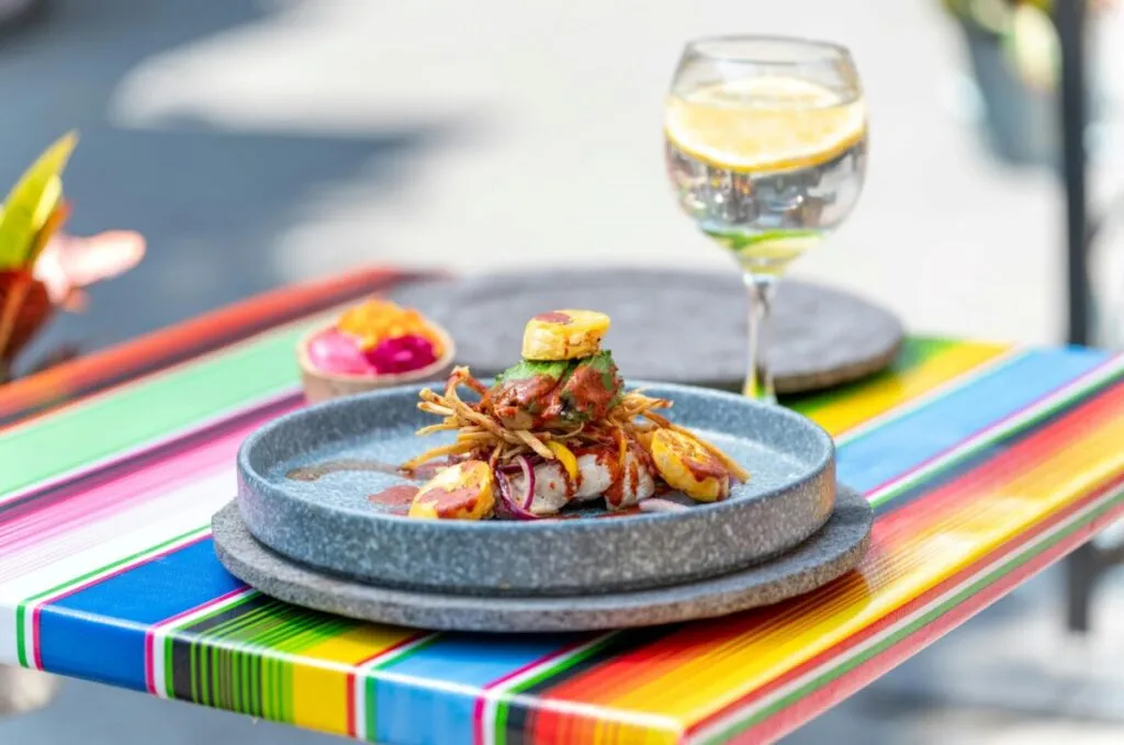 Restaurante en Sevilla que ofrece cocina mexicana nutritiva con tacos equilibrados y sabores auténticos