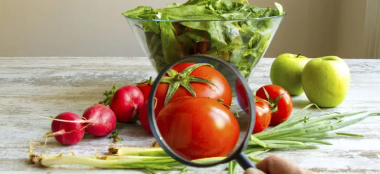 Alimentos que parecen inofensivos pero contienen ingredientes asociados a riesgos para la salud metabólica y cardiovascular.