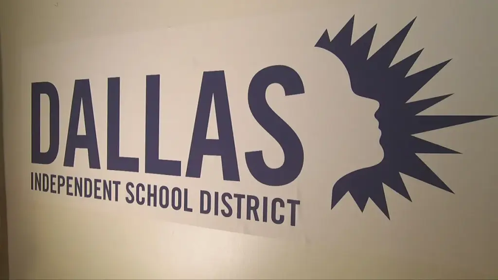 Programa de comidas gratuitas de verano de Dallas ISD con desayunos y almuerzos nutritivos para niñas y niños.