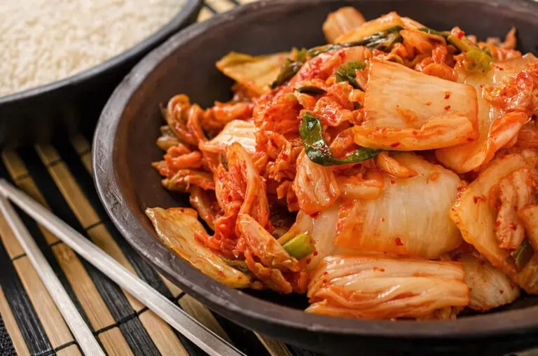 Kimchi ayuda a reducir efectos de nanoplásticos en el organismo con probióticos y antioxidantes