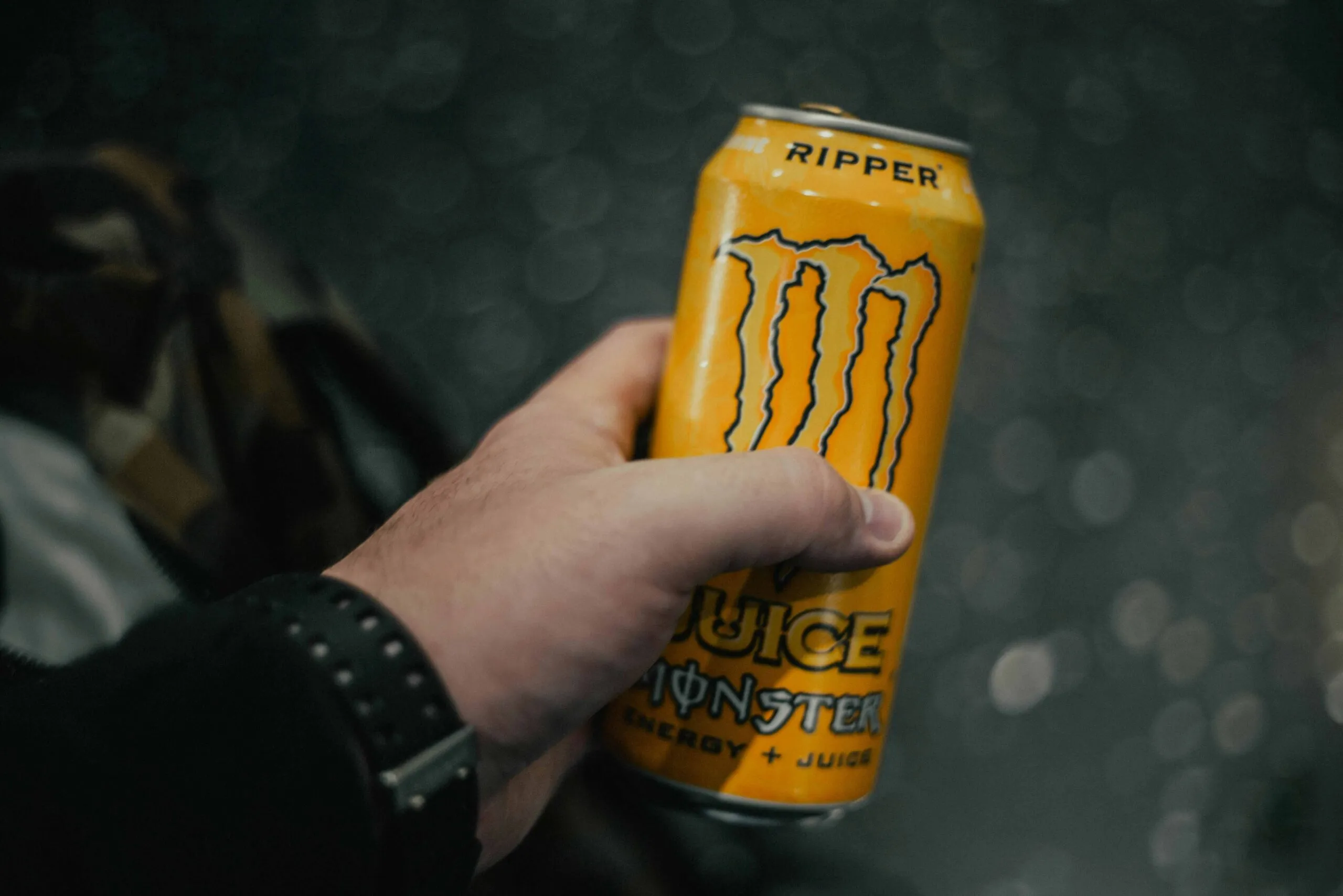 Riesgos de las bebidas energéticas relacionados con sueño, corazón y concentración