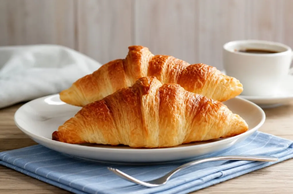 Cruasanes saludables desarrollados con aquafaba de garbanzos y judías para reducir grasas saturadas