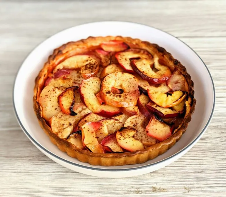 Torta de manzana sin harina con 4 ingredientes para una merienda casera nutritiva