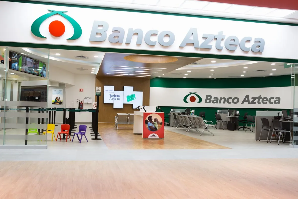 Banco Azteca consolida protocolos para adultos mayores