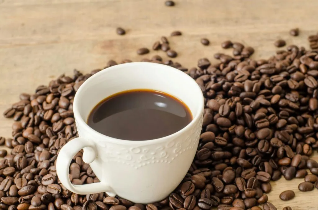 Café y grasa corporal dentro de una rutina saludable