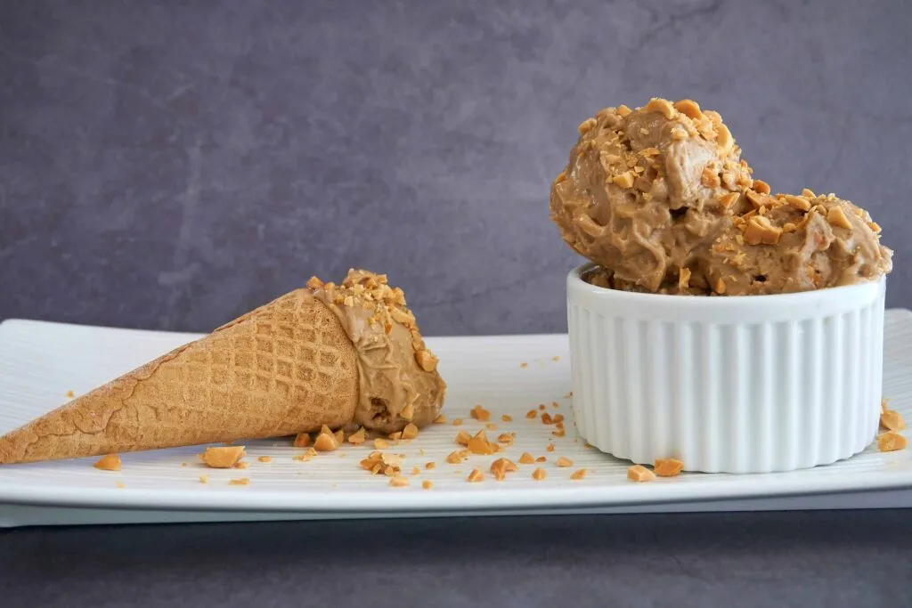 Helados caseros con fruta y yogur para disfrutar durante los días de verano