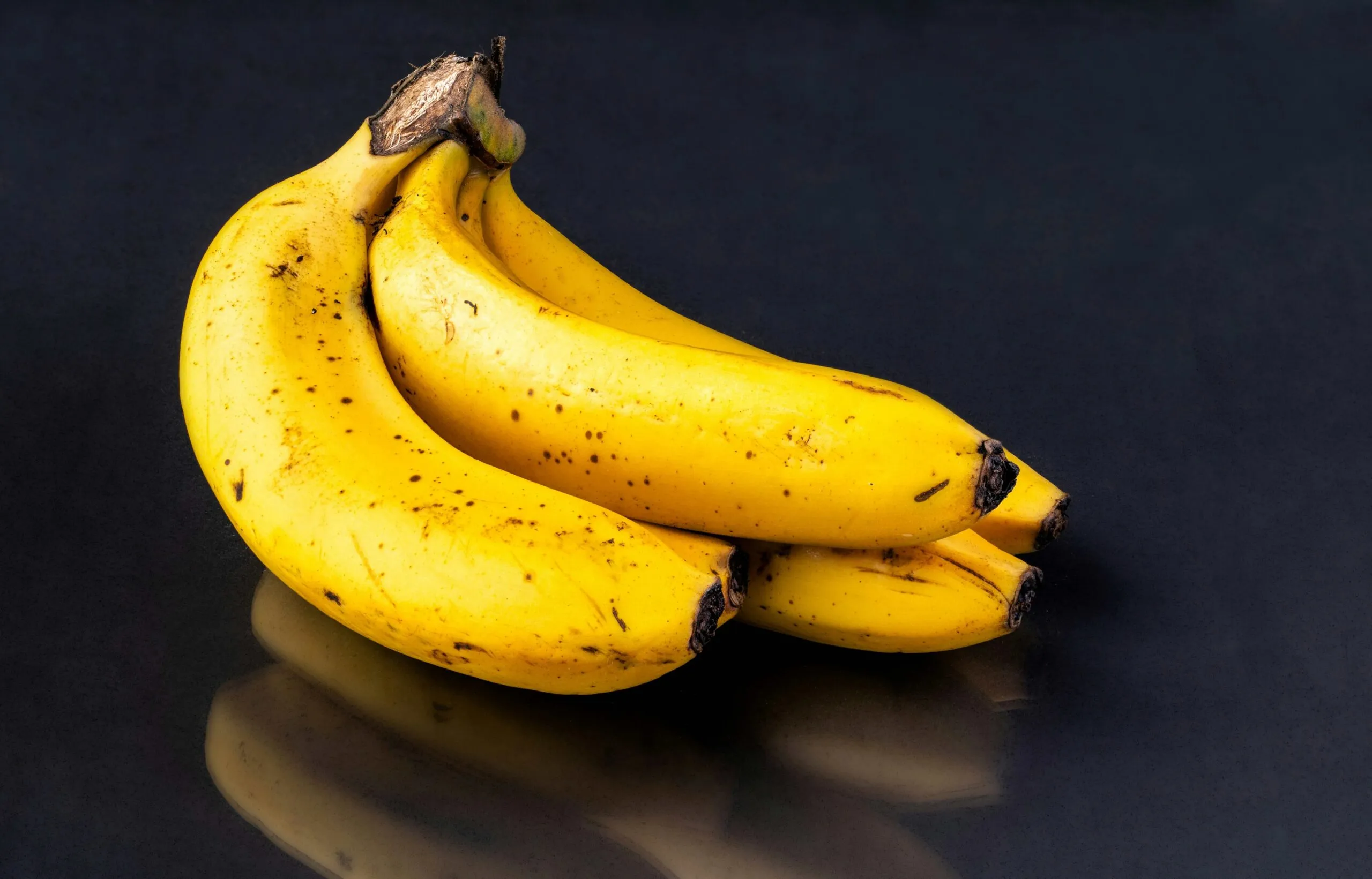 Plátano diario como fuente de fibra, potasio y vitamina B6 dentro de una alimentación saludable