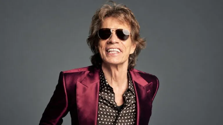 La rutina de Mick Jagger combina ejercicio, baile y alimentación equilibrada para conservar energía a los 83 años.