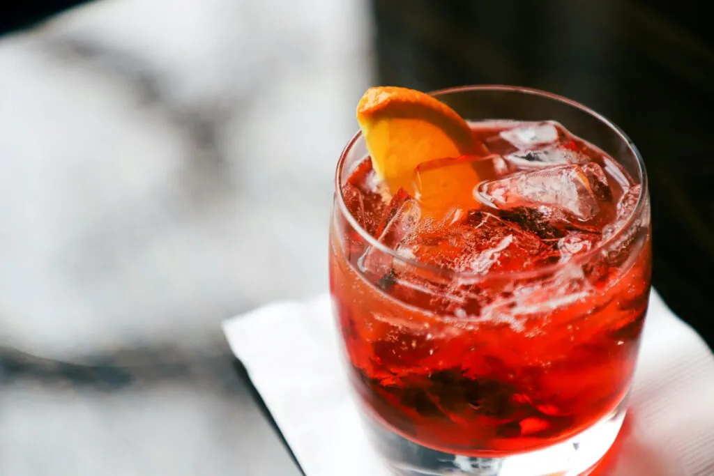 Negroni Week con versiones del cóctel italiano y alternativa sin alcohol