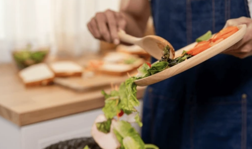 Corporativo Kosmos promueve el aprovechamiento eficiente de alimentos durante su preparación y servicio.